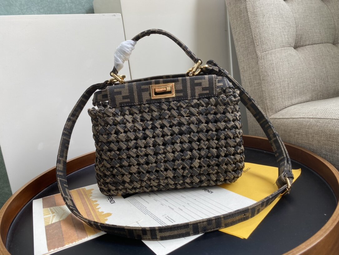 FENDI peekaboo 23 7 18cm